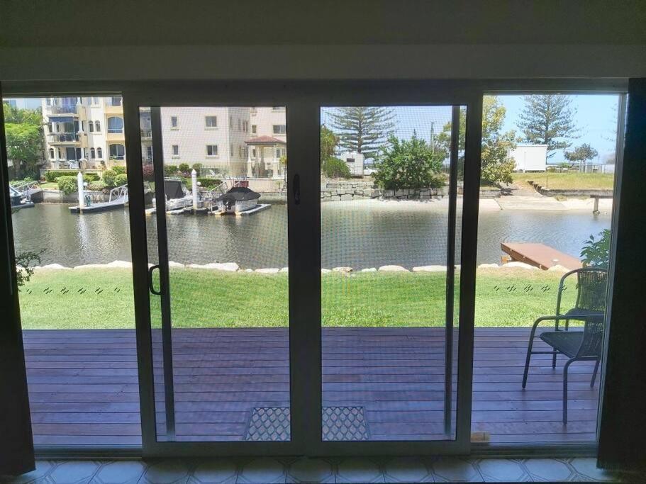 Broadwater Canal Frontage-Runaway Bay-Boat Ramp 골드코스트 외부 사진