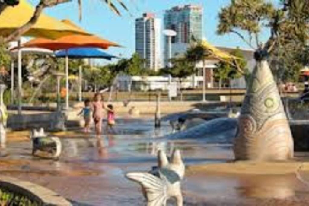 Broadwater Canal Frontage-Runaway Bay-Boat Ramp 골드코스트 외부 사진